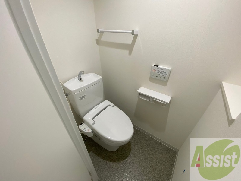 トイレ　こちらはトイレです。清潔感があり、安心して使用できます。