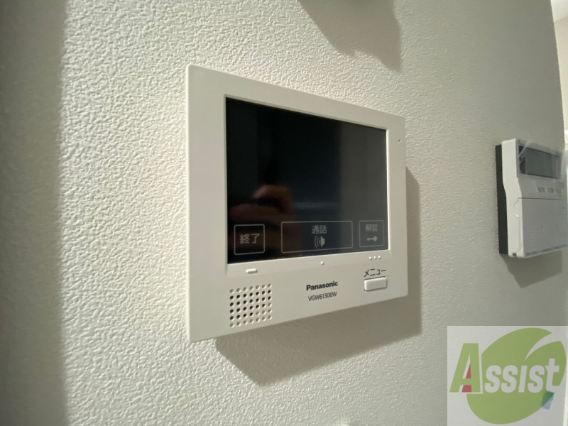 セキュリティ　ＴＶモニター付インターホンです。来客者の顔が見えるので安心！