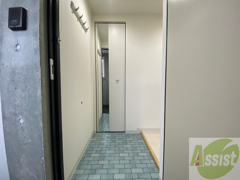 玄関　玄関の様子です。明るい印象ですね。気分もあがりそう。