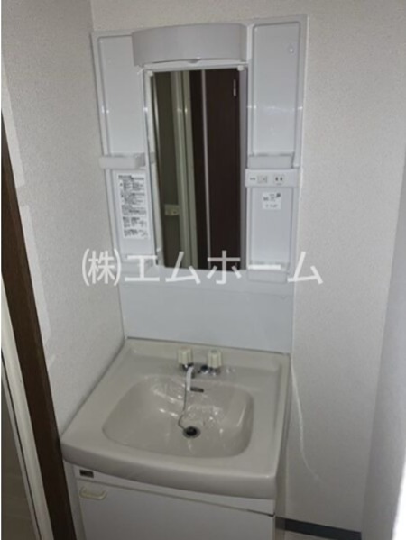 洗面設備　脱衣所　独立洗面台　収納スペース有