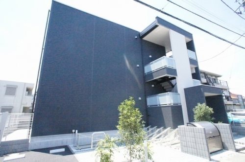 建物外観　スタイリッシュですっきりとした外観です。