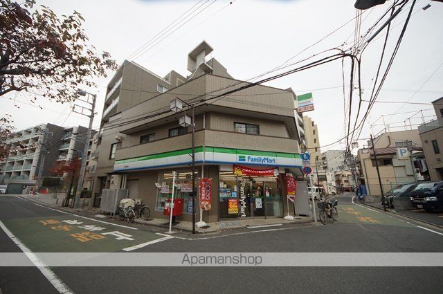 コンビニ　ファミリーマート　四谷若葉店（コンビニ）まで26m