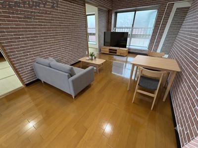 居室・リビング　画像中の家具はAIにより配置加工しているため、付属しません。