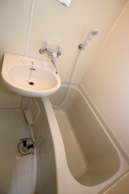 バス・シャワールーム　※同建物ほかのお部屋の写真です。