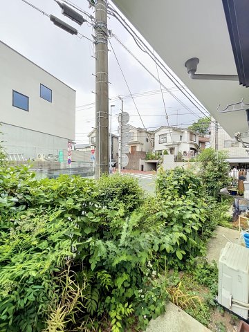 庭　※同建物ほかのお部屋の写真です。