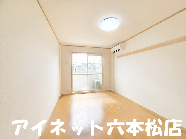 居室・リビング　広々と使えます。