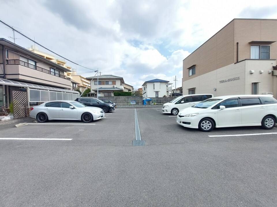 駐車場　駐車場