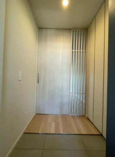 玄関　別部屋同仕様