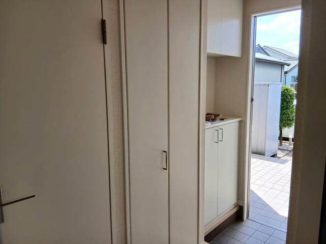 収納　物入　シューズボックス