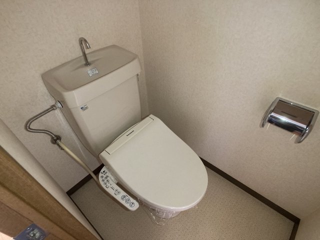 トイレ　2026年9月撮影※現況が相違する場合は現況を優先致します。