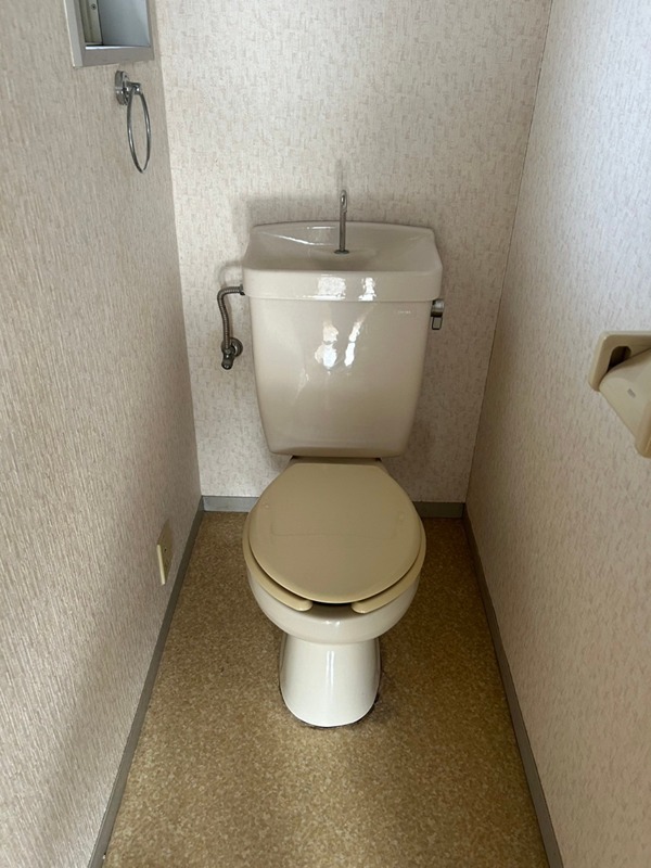 トイレ　反転別部屋参考写真