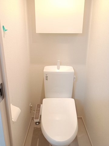 トイレ　同タイプ参考写真です。