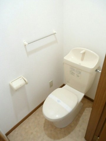 トイレ　トイレもきれいです
