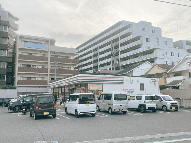 コンビニ　セブンイレブン柏原上市4丁目店（コンビニ）まで257m