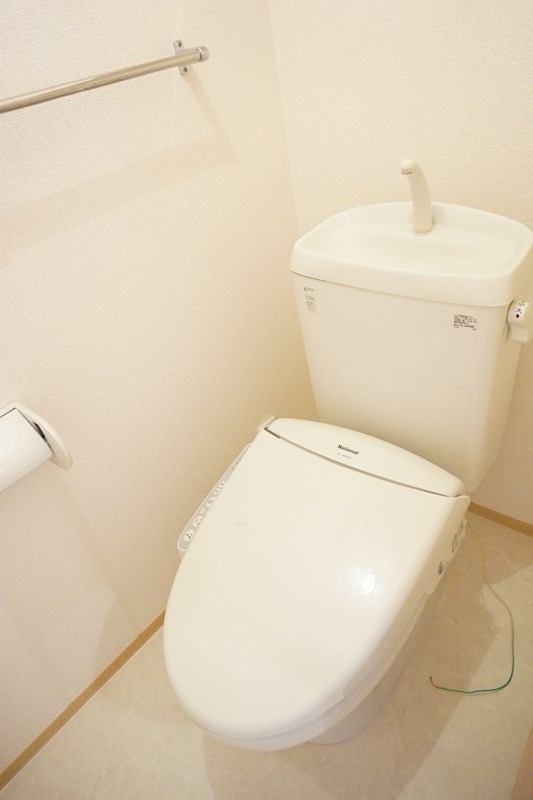 トイレ　※同アパート別部屋の参考写真です。