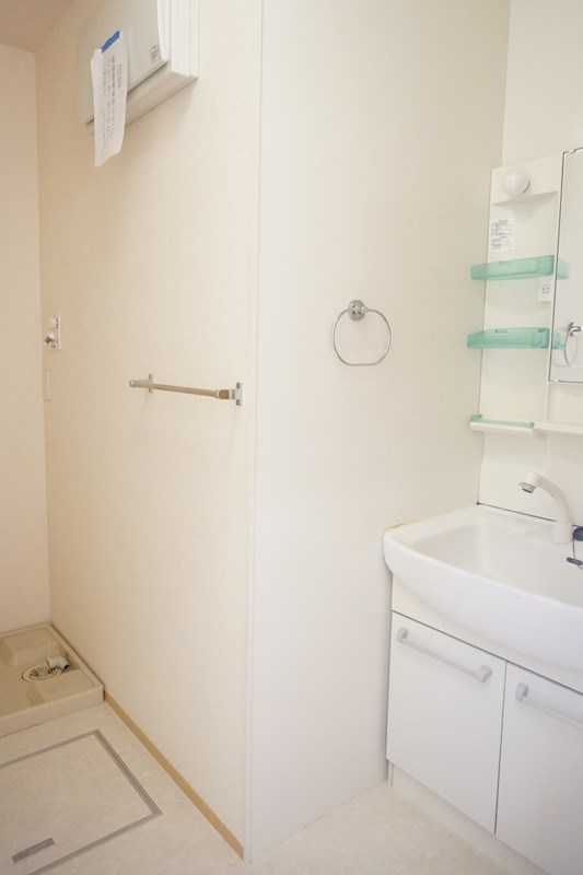 洗面設備　※同アパート別部屋の参考写真です。
