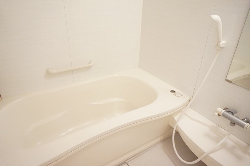 バス・シャワールーム　※同アパート別部屋の参考写真です。