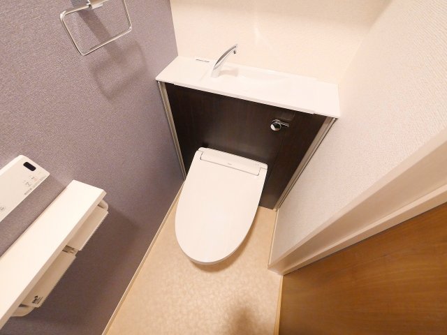 トイレ　清潔感のあるトイレです