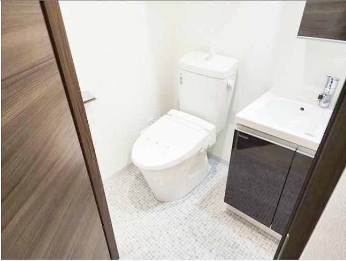 トイレ　※同タイプの別のお部屋です。