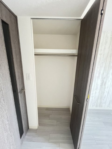 収納　モデル写真