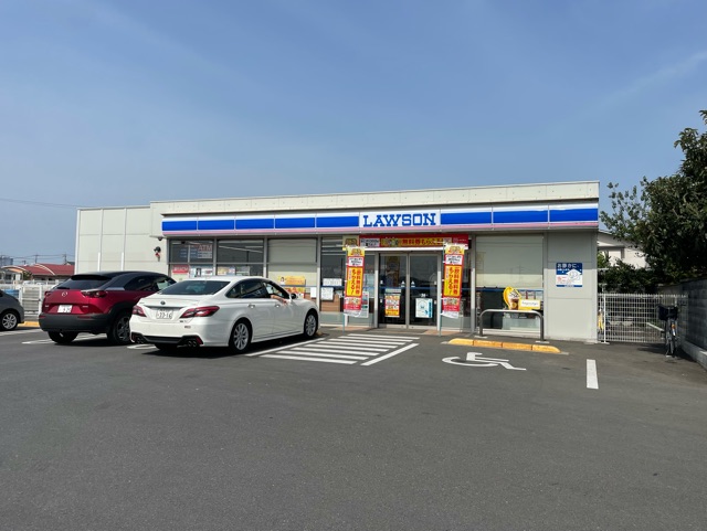 コンビニ　ローソン（コンビニ）まで900m