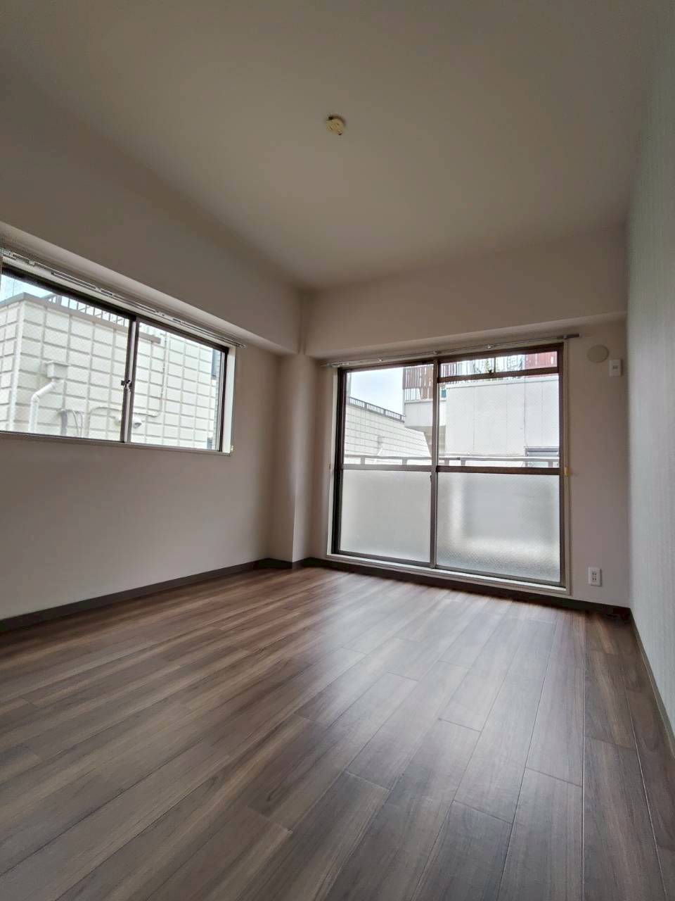 その他部屋・スペース　2面採光で明るい部屋に♪