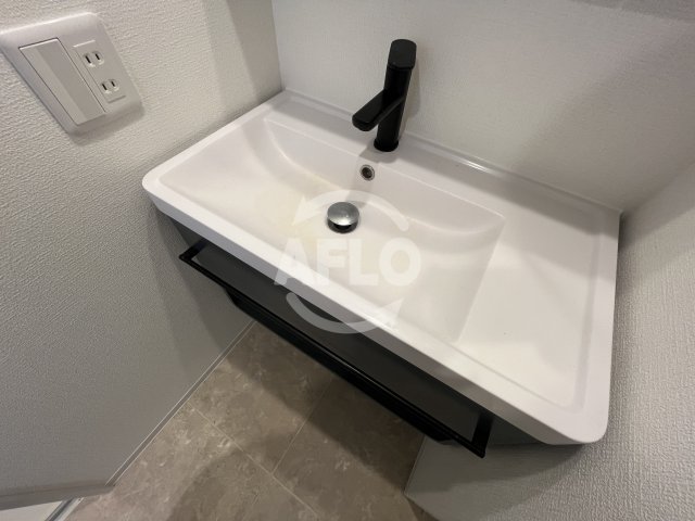 洗面設備　セレニテ十三ミラク　洗面所