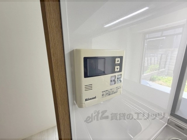 その他設備　給湯器リモコン