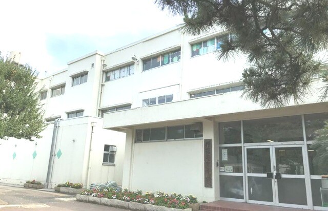 小学校　横浜市立上末吉小学校（小学校）まで611m