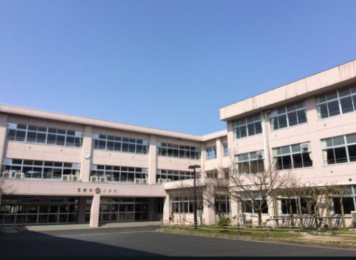 小学校　五泉市立五泉南小学校（小学校）まで1522m
