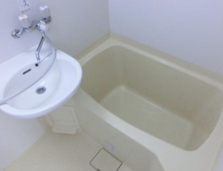 バス・シャワールーム　別部屋の画像を使用しております。