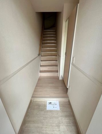 玄関　写真は別号室です。