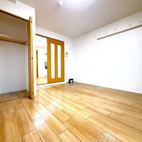 居室・リビング　室内