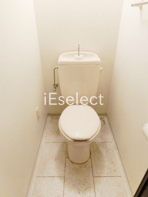 トイレ　トイレはシンプルですね。