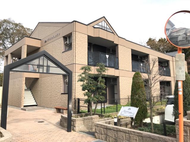 エントランス　外観写真（昼）