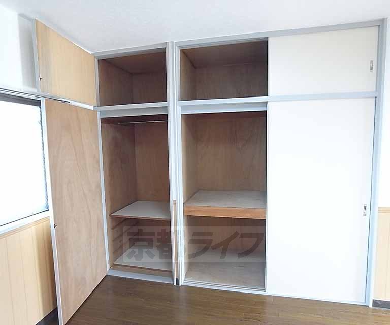 収納　６帖の洋室の収納です。