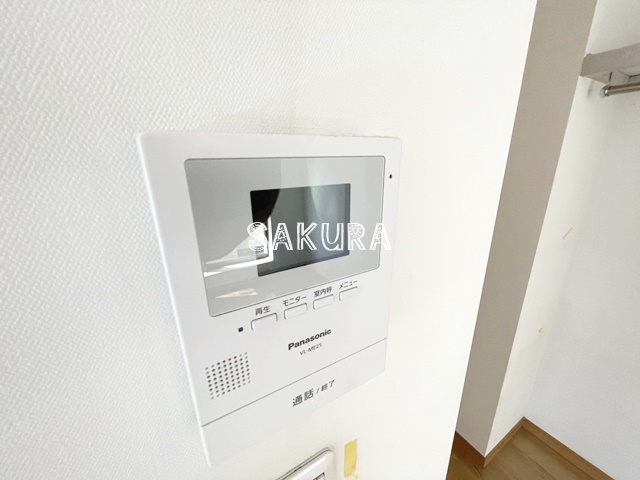 セキュリティ　女性の方でも安心のモニター付きインターフォン♪