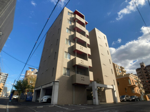 建物外観　札幌市中央区南４条西「ＡＬＬＵＲＥ　ＭＡＲＵＹＡＭＡ」