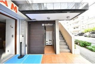 エントランス　■モニタ付オートロック■宅配ＢＯＸ■集合ポスト