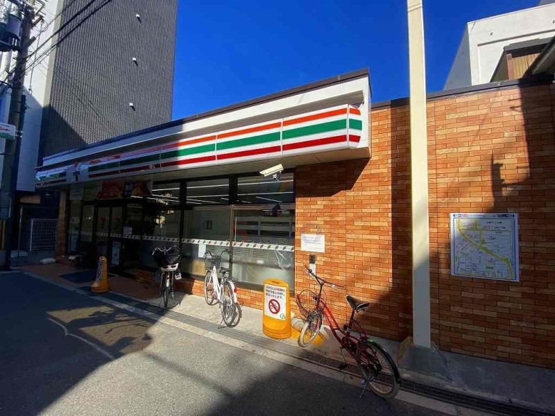 コンビニ　セブンイレブン大阪柏里3丁目店（コンビニ）まで154m