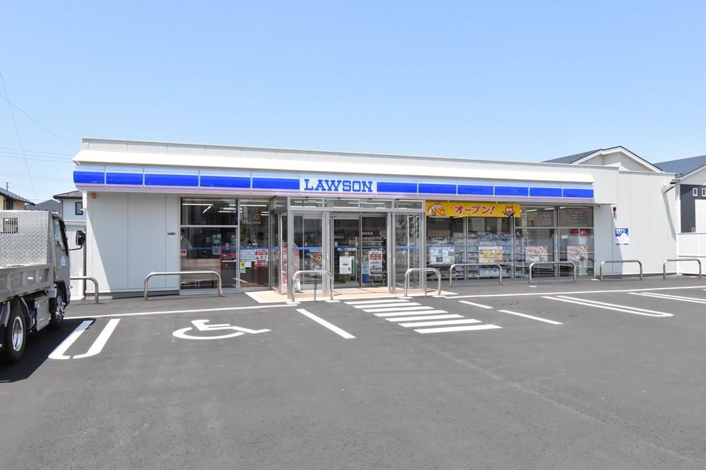 コンビニ　ローソン秋田土崎港東四丁目店（コンビニ）まで400m