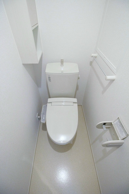 トイレ　ウォシュレット付き