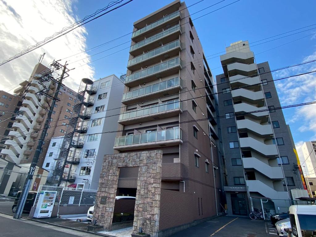 建物外観　レーベスト平安