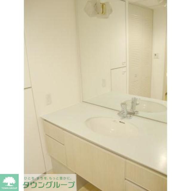洗面設備　※写真は同タイプ住戸です。