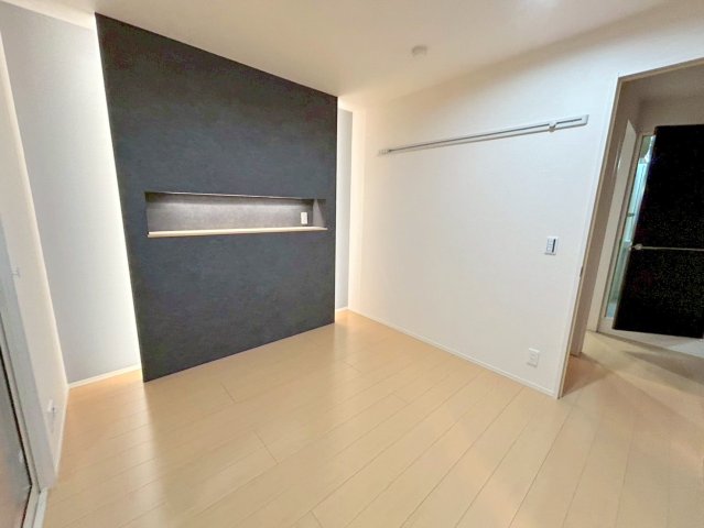居室・リビング　落ち着いた雰囲気のこのお部屋でゆっくりお休みください。