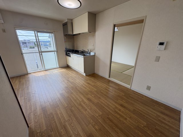 叶い坂 南棟の居間写真