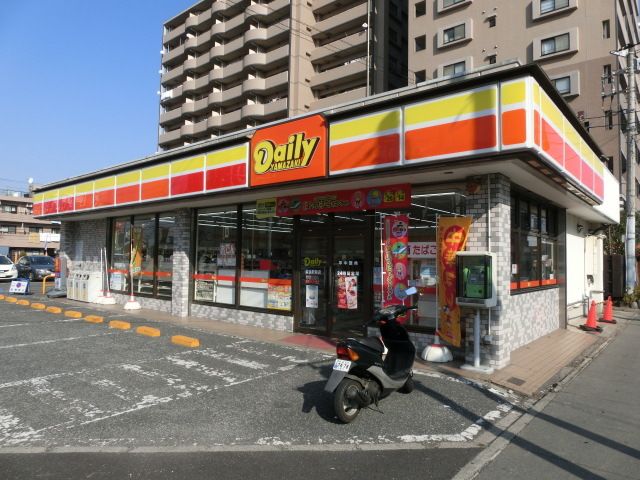 コンビニ　デイリーストア（コンビニ）まで50m