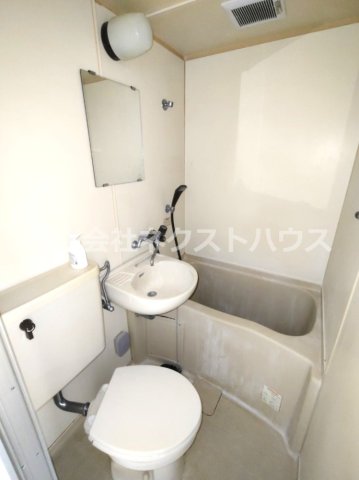 ＪＲ京浜東北線 川崎駅 バス乗車時間：10分 最寄りバス停で下車 徒歩2分 5階建 築40年の風呂写真