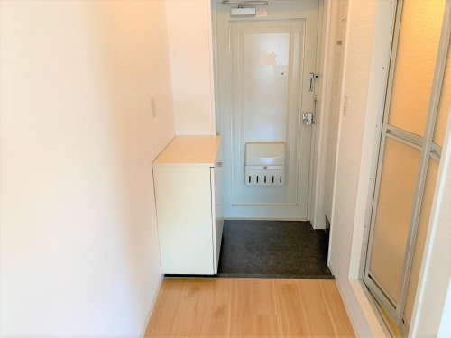 玄関　※別部屋参考写真