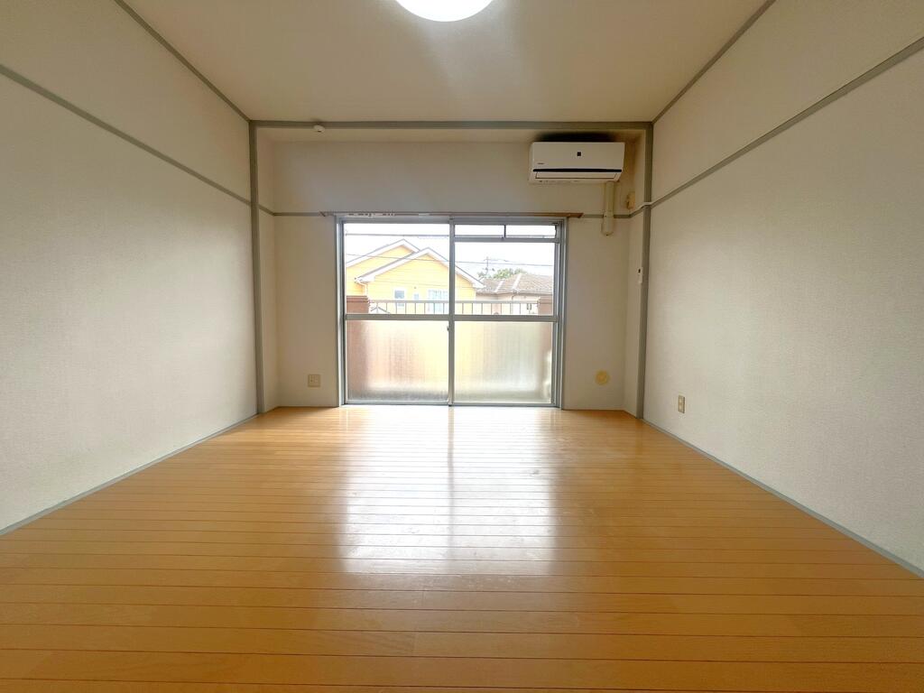 ハイアット宮町の居間写真